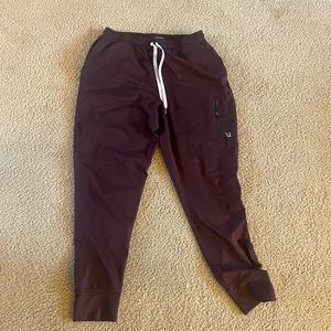 Vuori medium Sunday performance jogger oxblood
